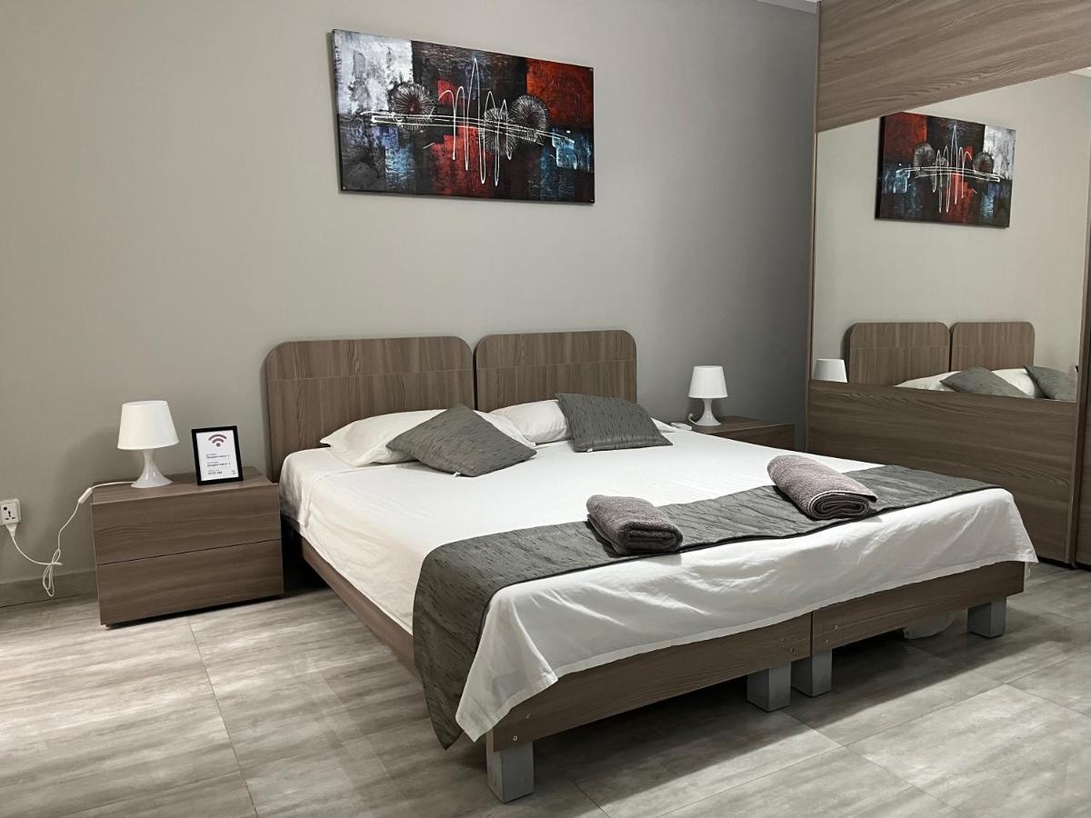 F7 Room 1, Private Double Room With Private Bathroom In Shared Flat Msida Exteriér fotografie
